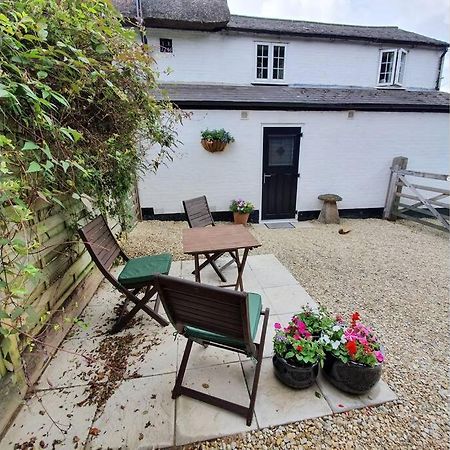 The Old Bakery Annex - Broad Hinton, Wiltshire. Apartment Exterior photo